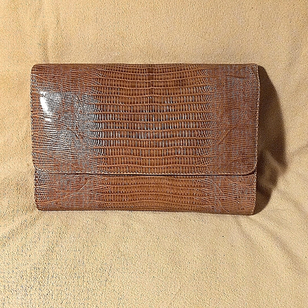 Bruno Magli taupe lizard skin clutch. Made in Italy. 9.5
